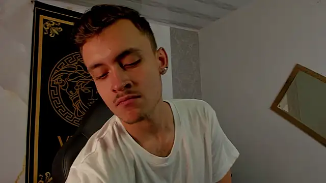 Desmon Clark online show from March 2, 2:41 am