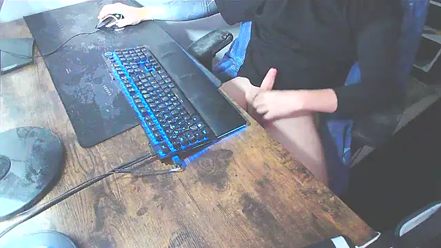 WouldLovetoFuckYou666 online show from December 4, 12:04 pm