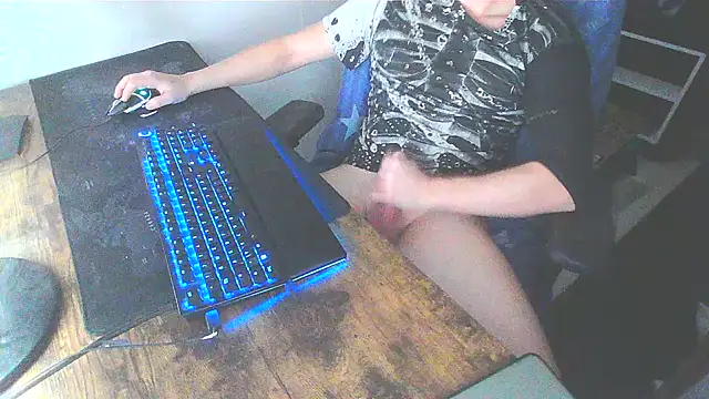 WouldLovetoFuckYou666 online show from December 8, 5:11 pm