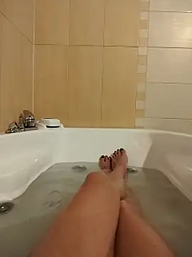 luana63 online show from November 4, 9:57 am