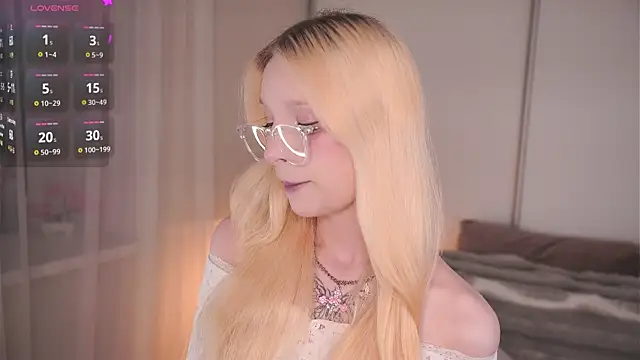 Naughty  Couplles online show from February 10, 4:06 pm