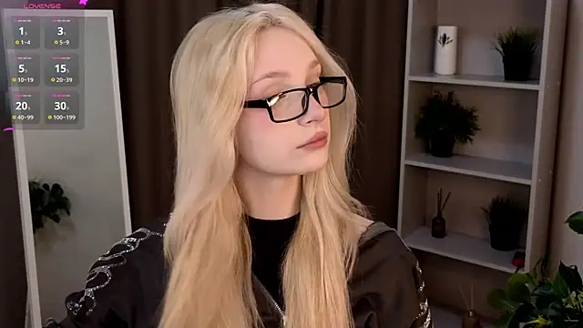 Naughty  Couplles online show from April 3, 3:24 am