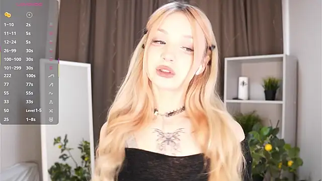 Naughty  Couplles online show from May 31, 3:23 am