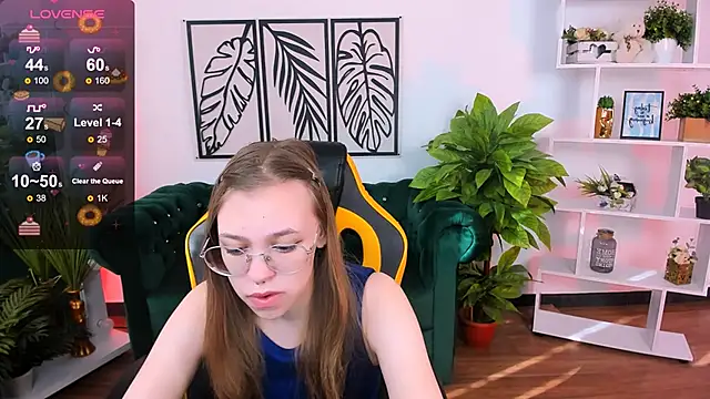 LayriantaVee online show from March 7, 6:57 am