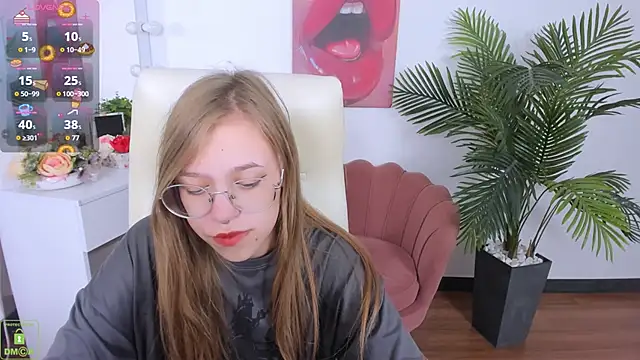 LayriantaVee online show from September 20, 6:18 am