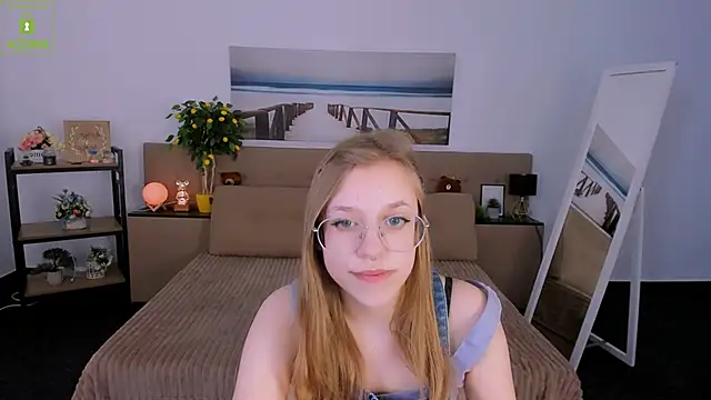 LayriantaVee online show from March 5, 1:06 pm