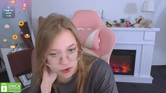 LayriantaVee online show from September 25, 6:08 am