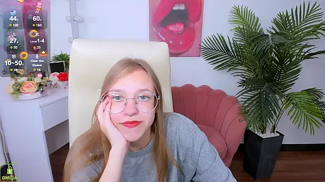 LayriantaVee online show from September 15, 6:03 am