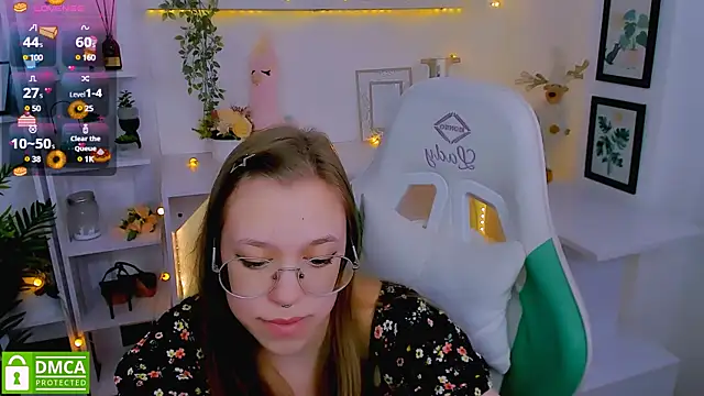 LayriantaVee online show from February 26, 1:11 pm