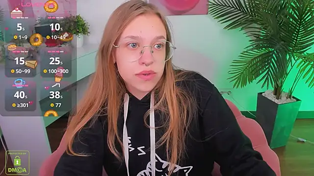 LayriantaVee online show from October 8, 6:26 am