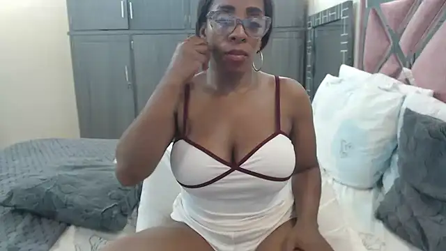 Snapshot of Ginachaudex chatting on June 29, 11:59 pm Ginachaudex online show from June 29, 11:59 pm