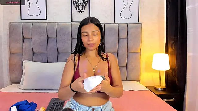 Candys victoria online show from February 19, 2:33 am