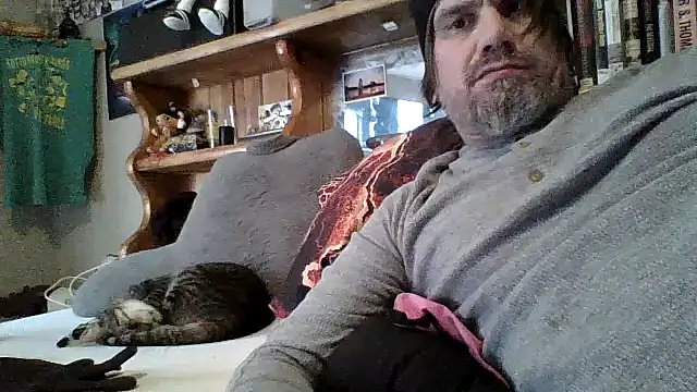 clitstitsandbongrips online show from December 3, 4:11 pm