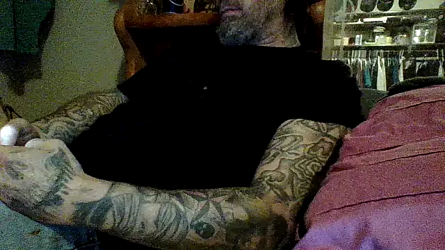 clitstitsandbongrips online show from December 4, 11:08 pm