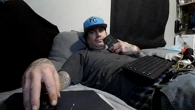 clitstitsandbongrips online show from November 1, 11:15 am