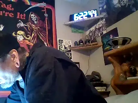 clitstitsandbongrips online show from March 20, 5:58 pm