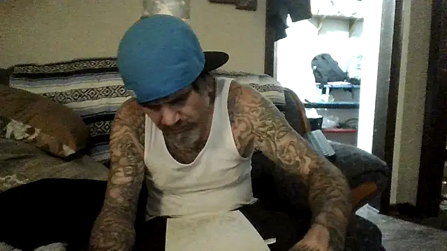 clitstitsandbongrips online show from October 10, 6:47 am