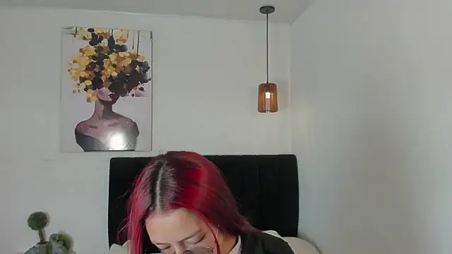 Snapshot of Scarlett__bell chatting on October 11, 2:07 pm Scarlett bell online show from October 11, 2:07 pm