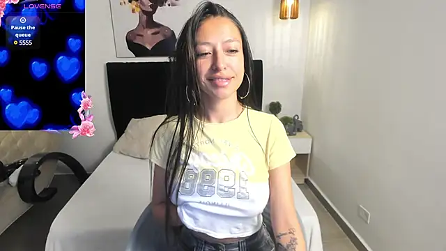 Snapshot of Scarlett__bell chatting on March 1, 1:40 pm Scarlett bell online show from March 1, 1:40 pm