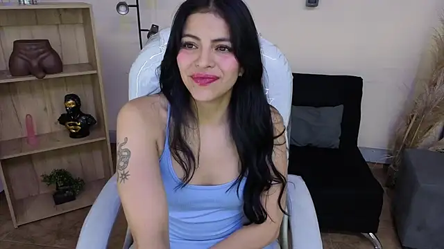 Eliie Ruizz online show from December 3, 8:52 pm