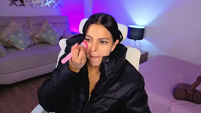 Eliie Ruizz online show from April 15, 4:29 am