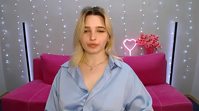 Snapshot of tendermeow chatting on March 12, 11:01 pm tendermeow online show from March 12, 11:01 pm