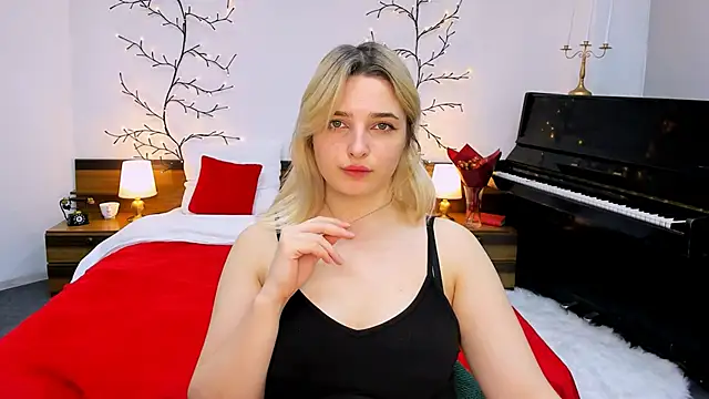 Snapshot of tendermeow chatting on February 6, 1:32 pm tendermeow online show from February 6, 1:32 pm