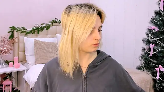 Snapshot of tendermeow chatting on January 17, 1:13 pm tendermeow online show from January 17, 1:13 pm