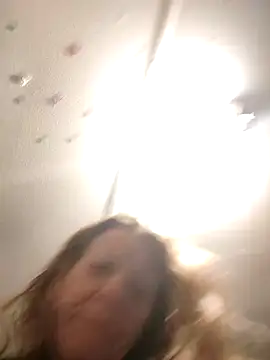 bettyboop828 online show from December 3, 5:49 pm