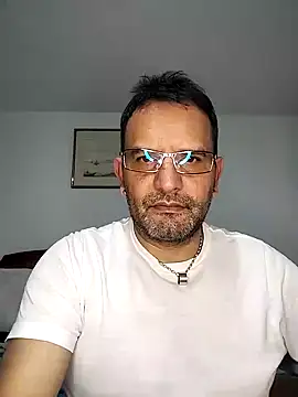 RogueTraveler online show from February 2, 2:17 am