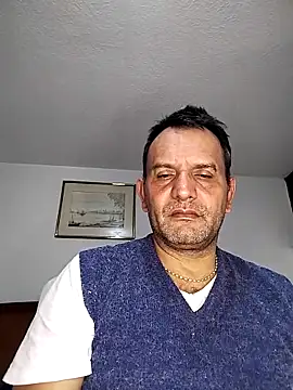 RogueTraveler online show from October 30, 4:44 am