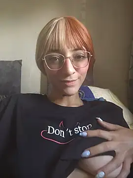 Dani pegin online show from April 21, 3:29 pm