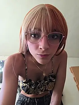 Snapshot of Dani_pegin chatting on July 7, 1:03 pm Dani pegin online show from July 7, 1:03 pm