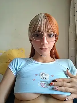 Snapshot of Dani_pegin chatting on June 25, 12:54 pm Dani pegin online show from June 25, 12:54 pm