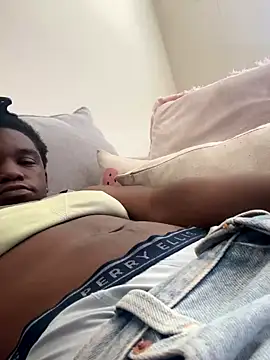 Snapshot of TransboyJay chatting on December 3, 7:06 pm TransboyJay online show from December 3, 7:06 pm