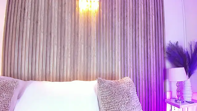 Snapshot of HannaPaola chatting on June 26, 10:37 pm HannaPaola online show from June 26, 10:37 pm