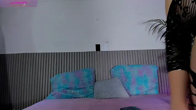valentina lux online show from May 26, 7:23 pm