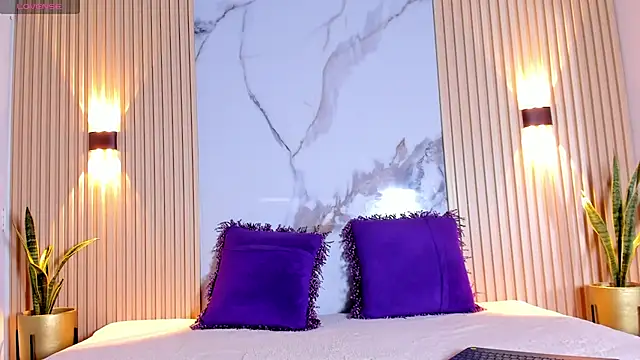 Snapshot of valentina_lux chatting on March 11, 3:04 am valentina lux online show from March 11, 3:04 am