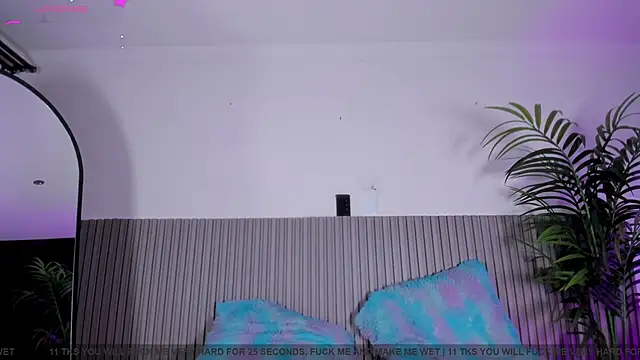 valentina lux online show from March 17, 7:17 pm