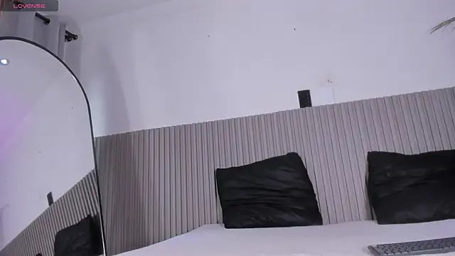 valentina lux online show from April 20, 7:26 pm