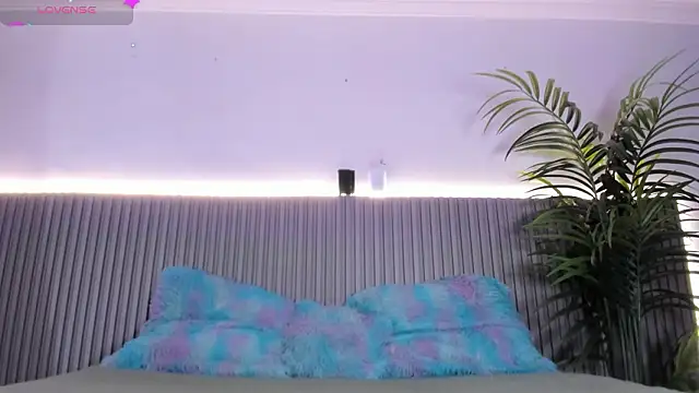 valentina lux online show from February 13, 7:14 pm