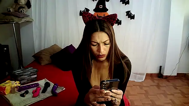 Snapshot of Hanna_Charming chatting on October 9, 6:08 pm Hanna Charming online show from October 9, 6:08 pm