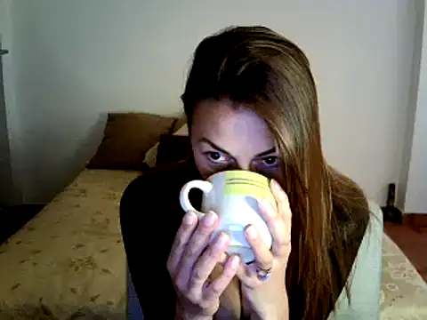 Snapshot of Hanna_Charming chatting on December 28, 1:28 pm Hanna Charming online show from December 28, 1:28 pm