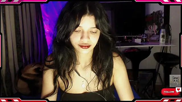 Sarahgin online show from November 22, 9:30 am