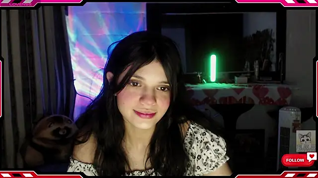 Sarahgin online show from October 10, 9:15 pm