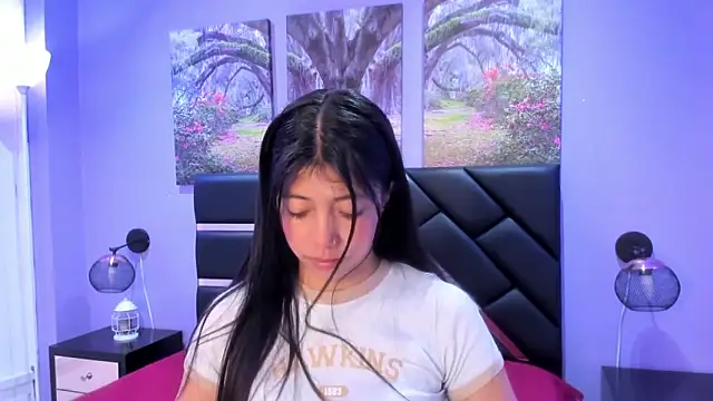 KimberlyVillaLobos online show from November 18, 11:35 am