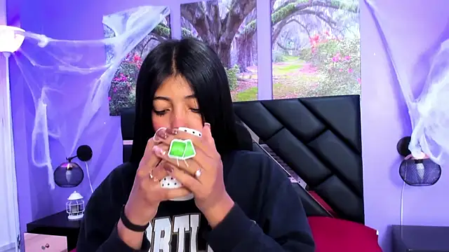 KimberlyVillaLobos online show from November 5, 11:35 am