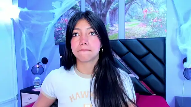 Snapshot of KimberlyVillaLobos chatting on October 20, 11:33 am KimberlyVillaLobos online show from October 20, 11:33 am