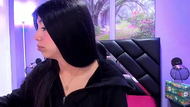 KimberlyVillaLobos online show from December 18, 11:36 am