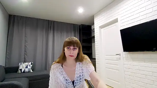 Daniella Lorente online show from April 19, 9:06 pm